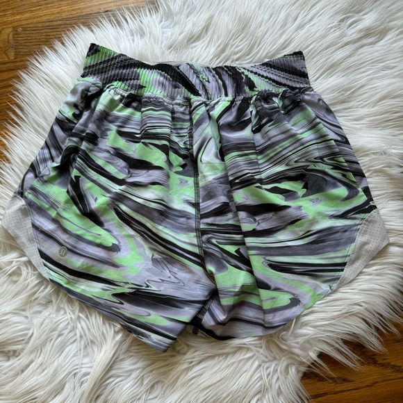 Lululemon Hotty Hot High-Rise Short 4"- Special Edition - Picture 11 of 14